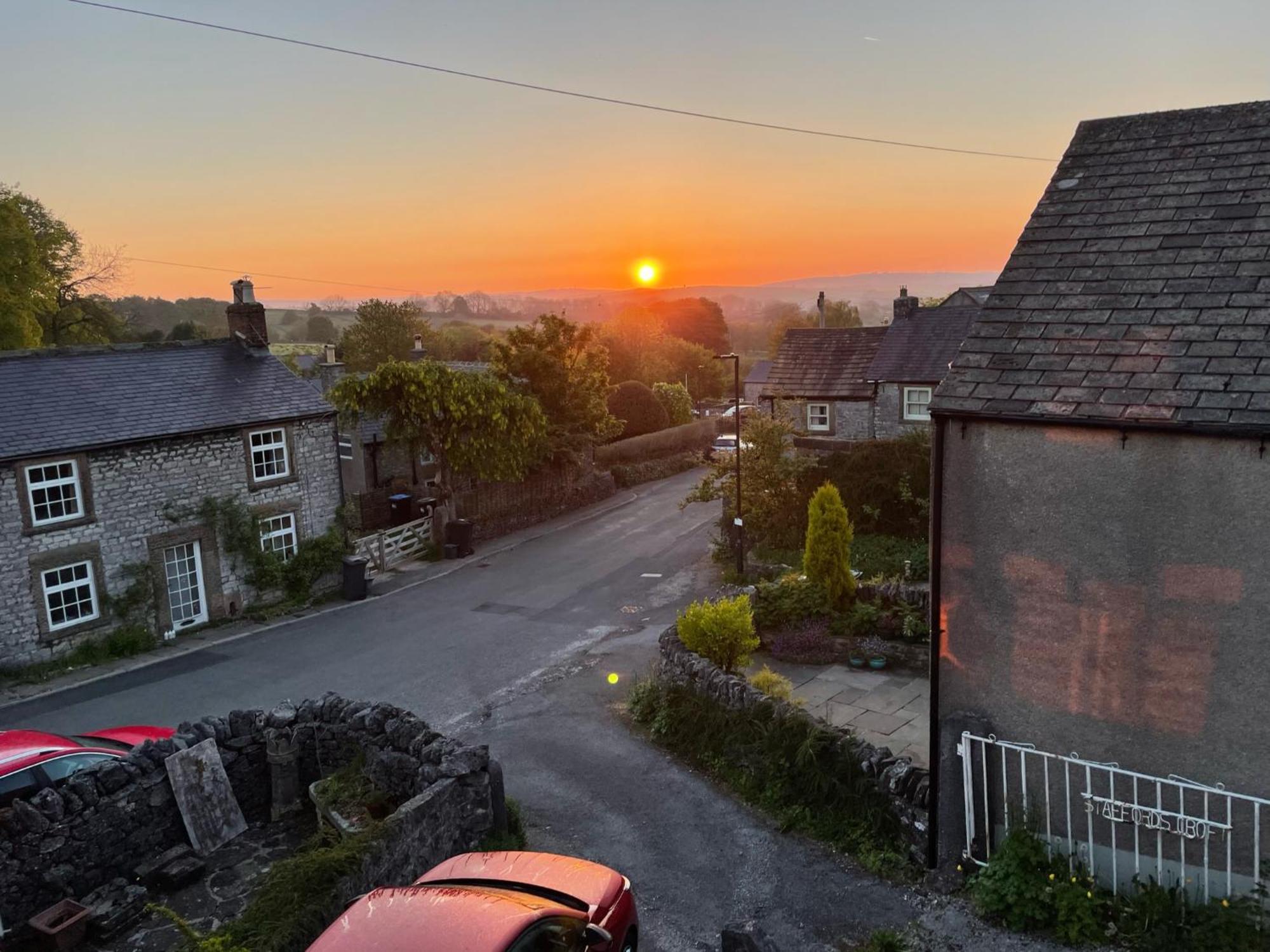 Muddy Paws Cottages - The Nook Taddington Exteriér fotografie