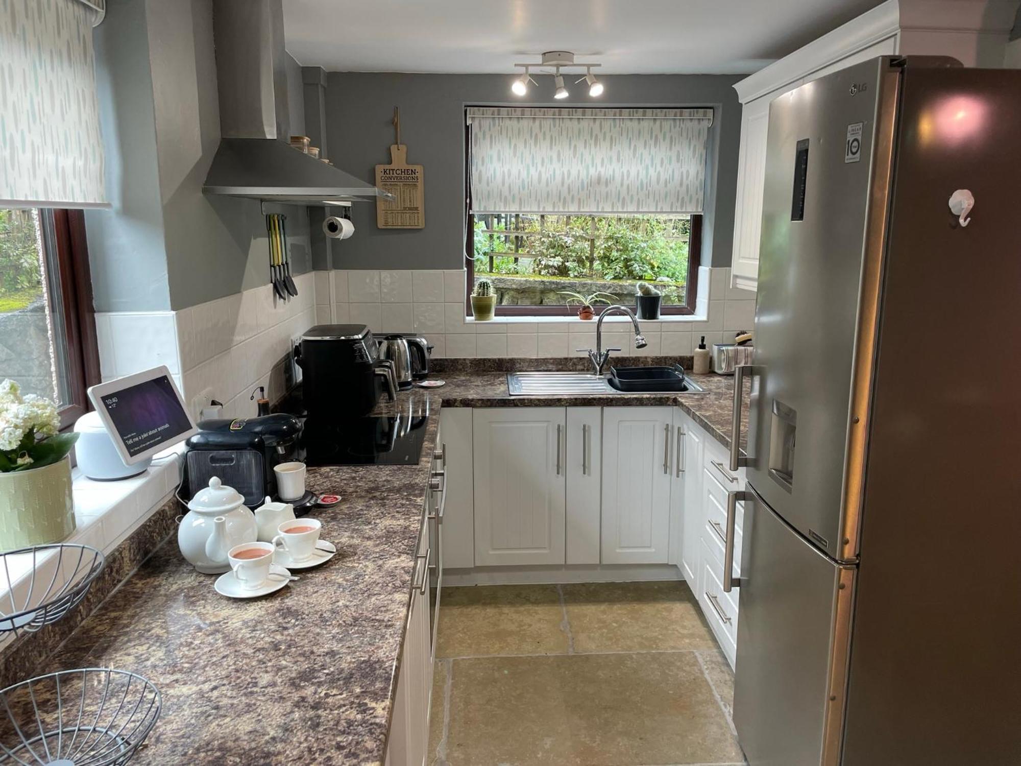Muddy Paws Cottages - The Nook Taddington Exteriér fotografie