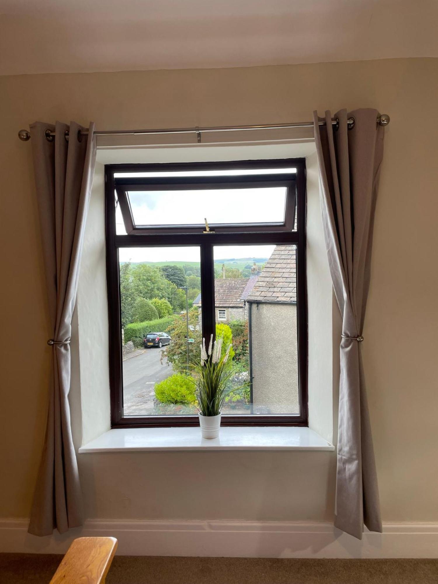 Muddy Paws Cottages - The Nook Taddington Exteriér fotografie
